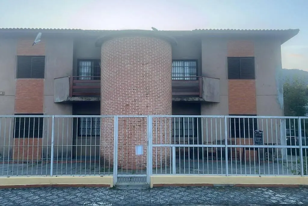Apartamento Pereque Frente Mar-1
